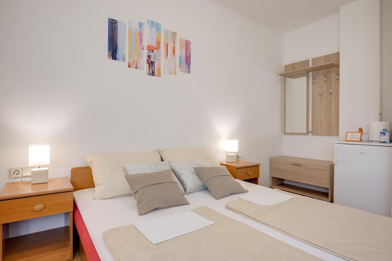 סלוניי Rooms Marijana Obrovac מראה חיצוני תמונה