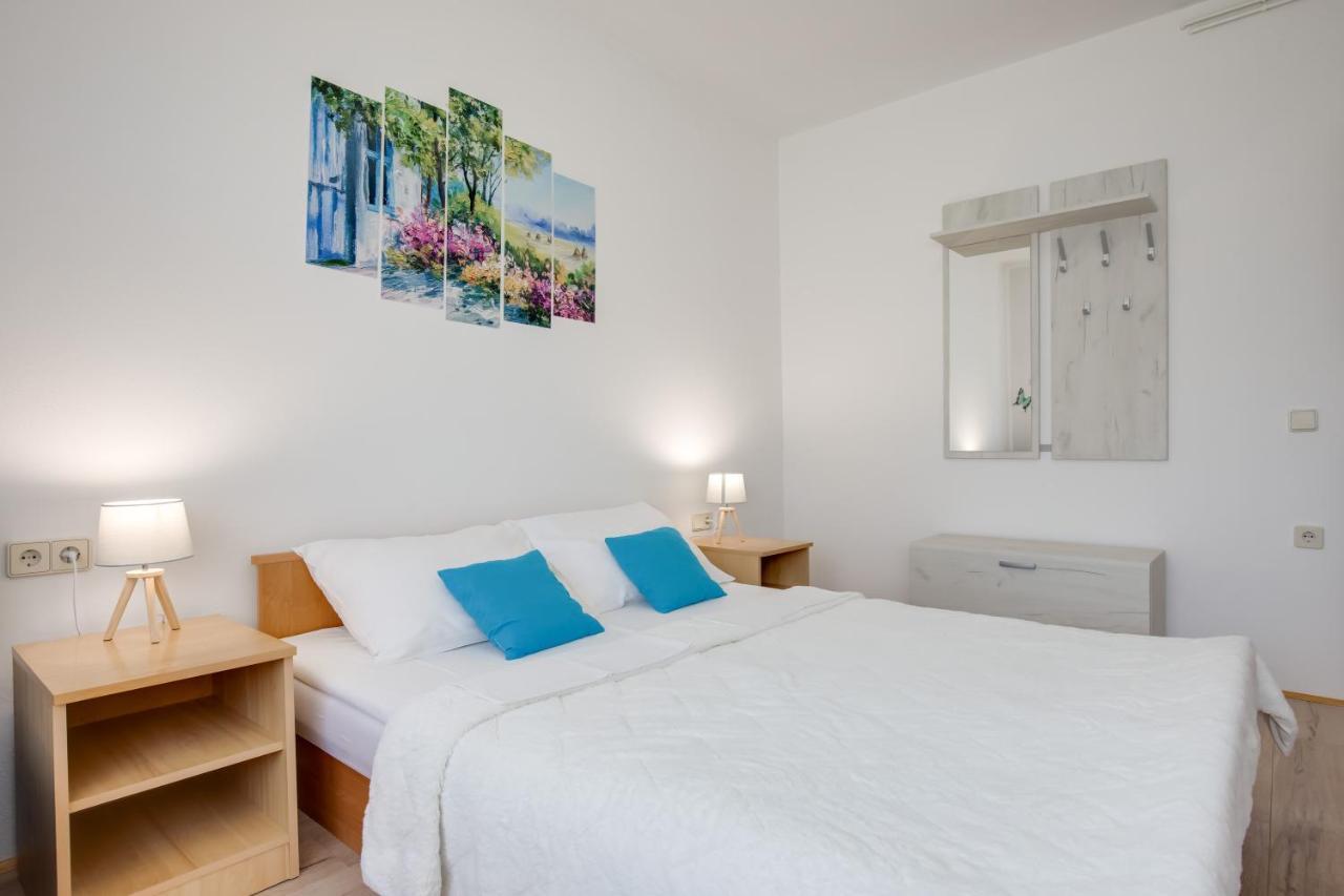סלוניי Rooms Marijana Obrovac מראה חיצוני תמונה