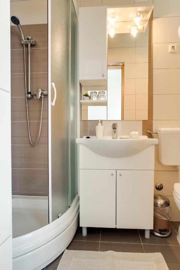 סלוניי Rooms Marijana Obrovac מראה חיצוני תמונה